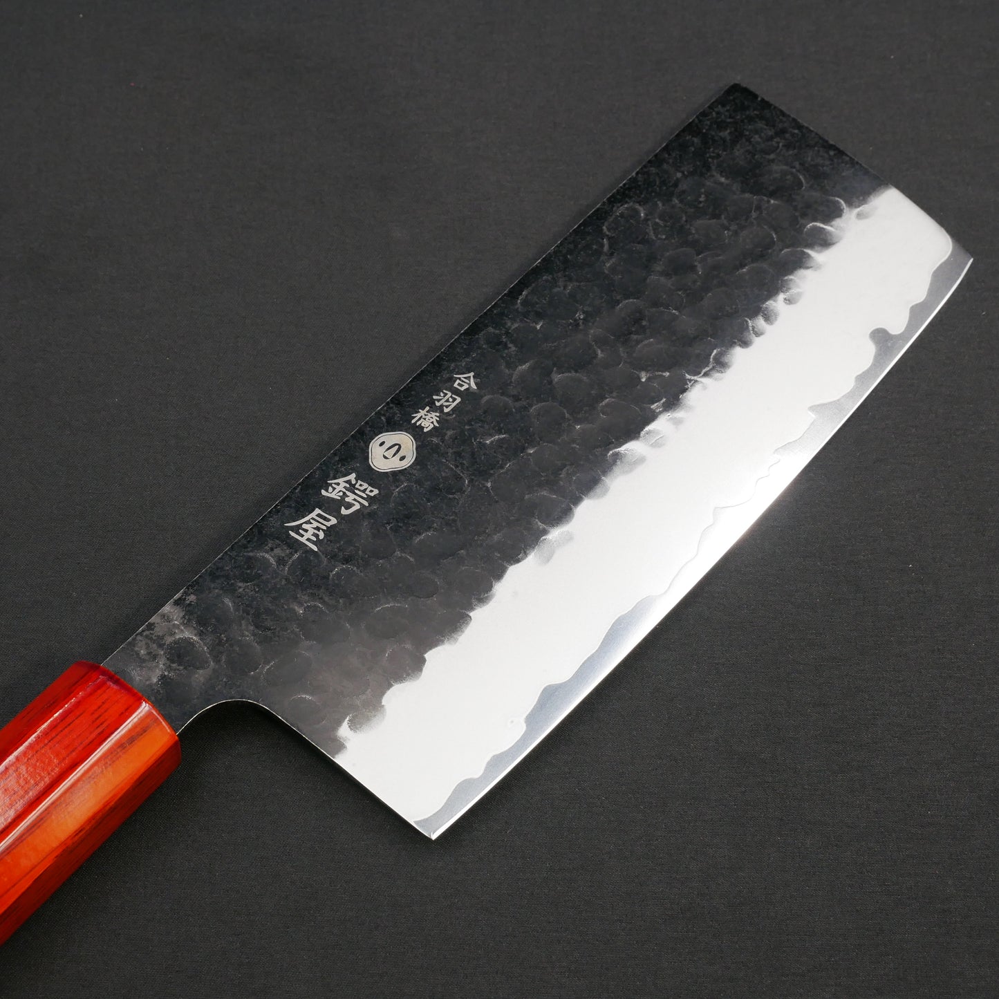 モリブデンバナジウム鋼 黒打 鎚目 幅広菜切 樫漆八角柄